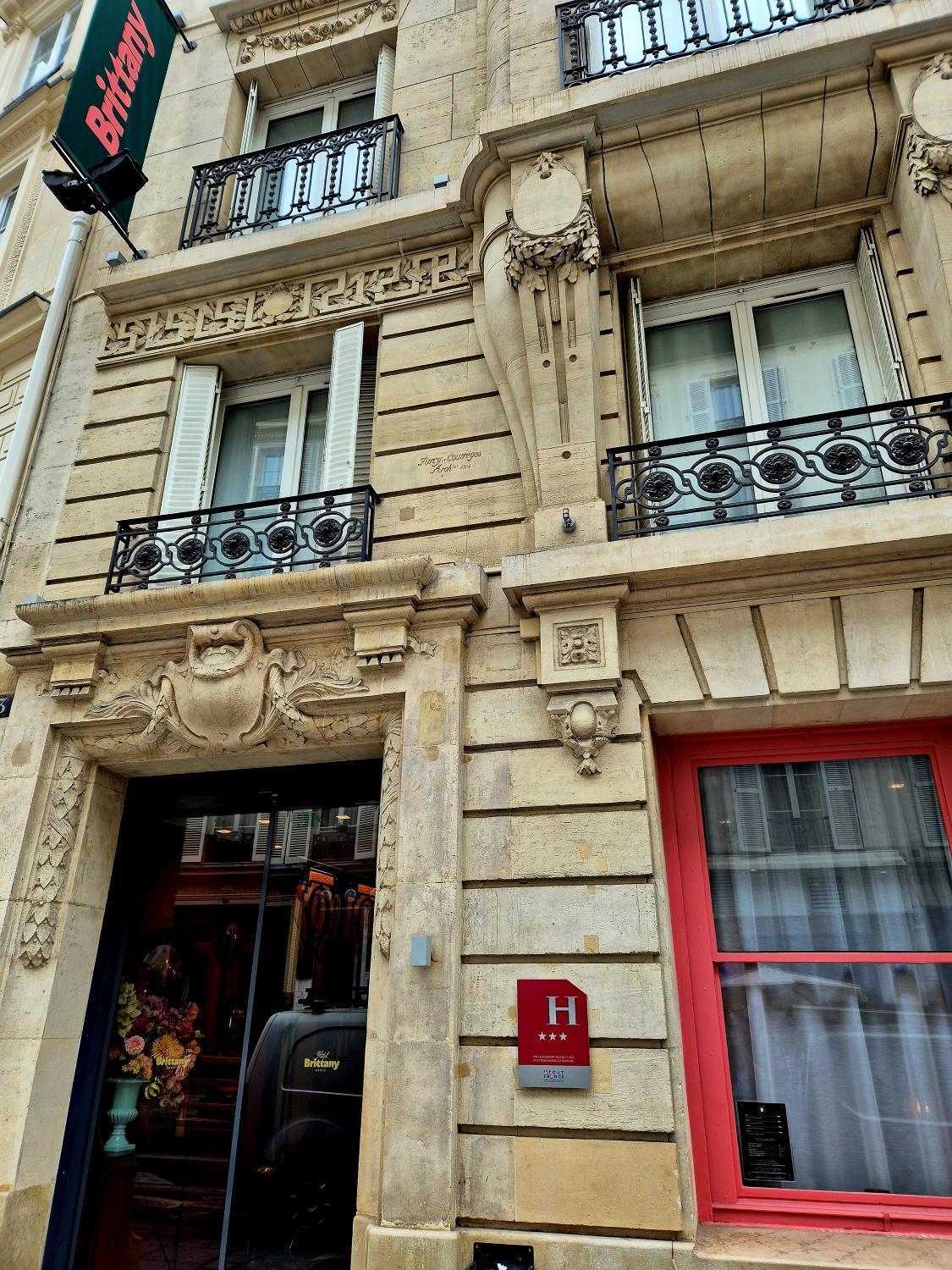 Hotel Brittany Paris Exterior photo